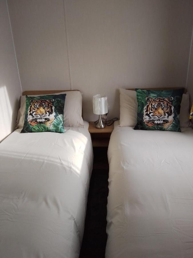 3 Bed ,Sleeps 8 Caravan California Cliffs Holiday Park Scratby Esterno foto